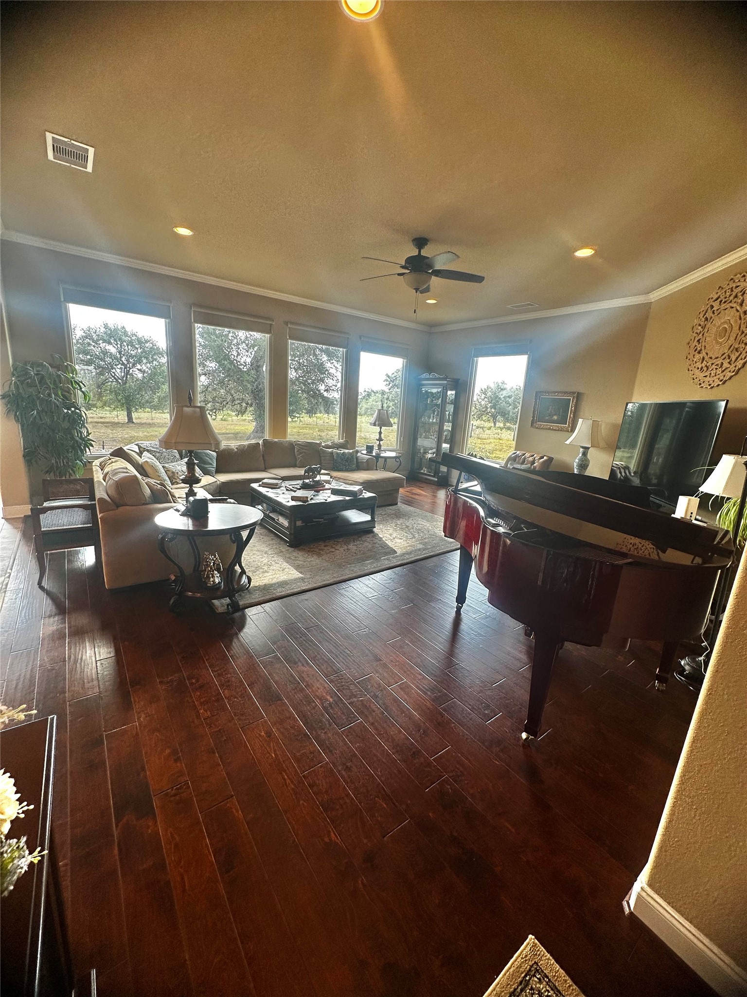 1684 Zengerle Rd Property Photo 9