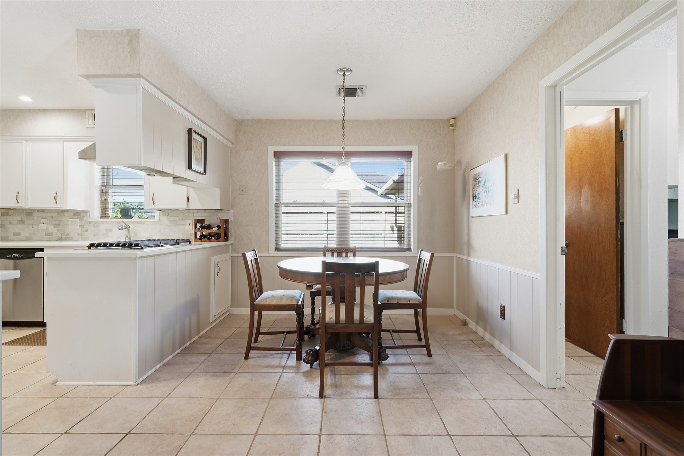 3903 Ecuador Drive Property Photo 10