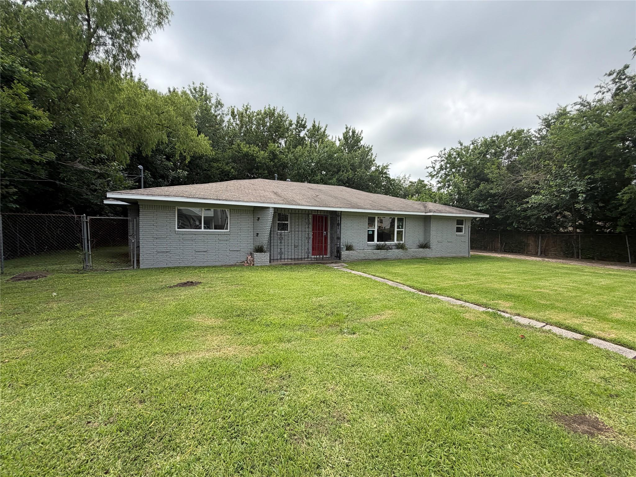 7209 La Salette Street Property Photo 1