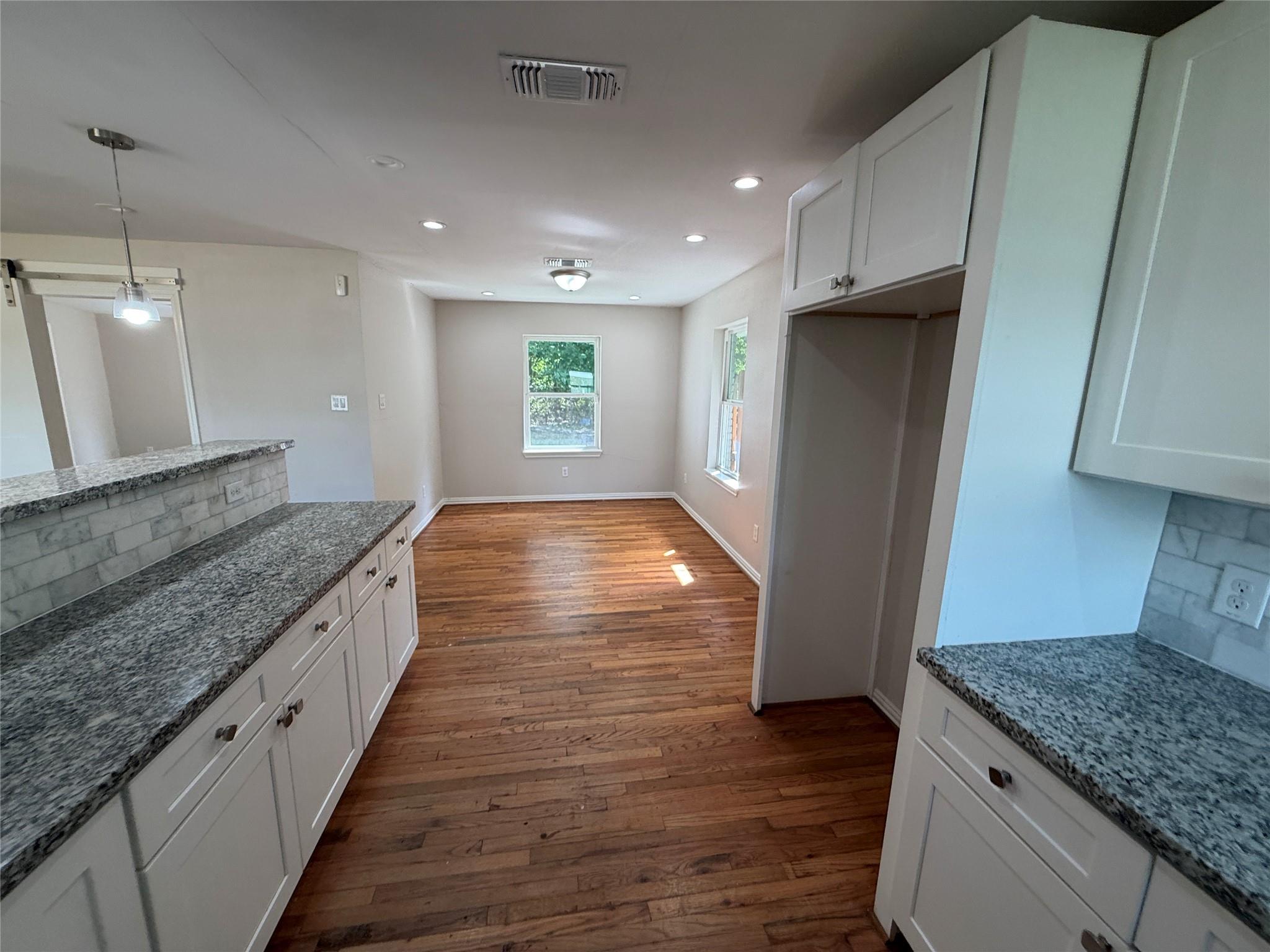 7209 La Salette Street Property Photo 6