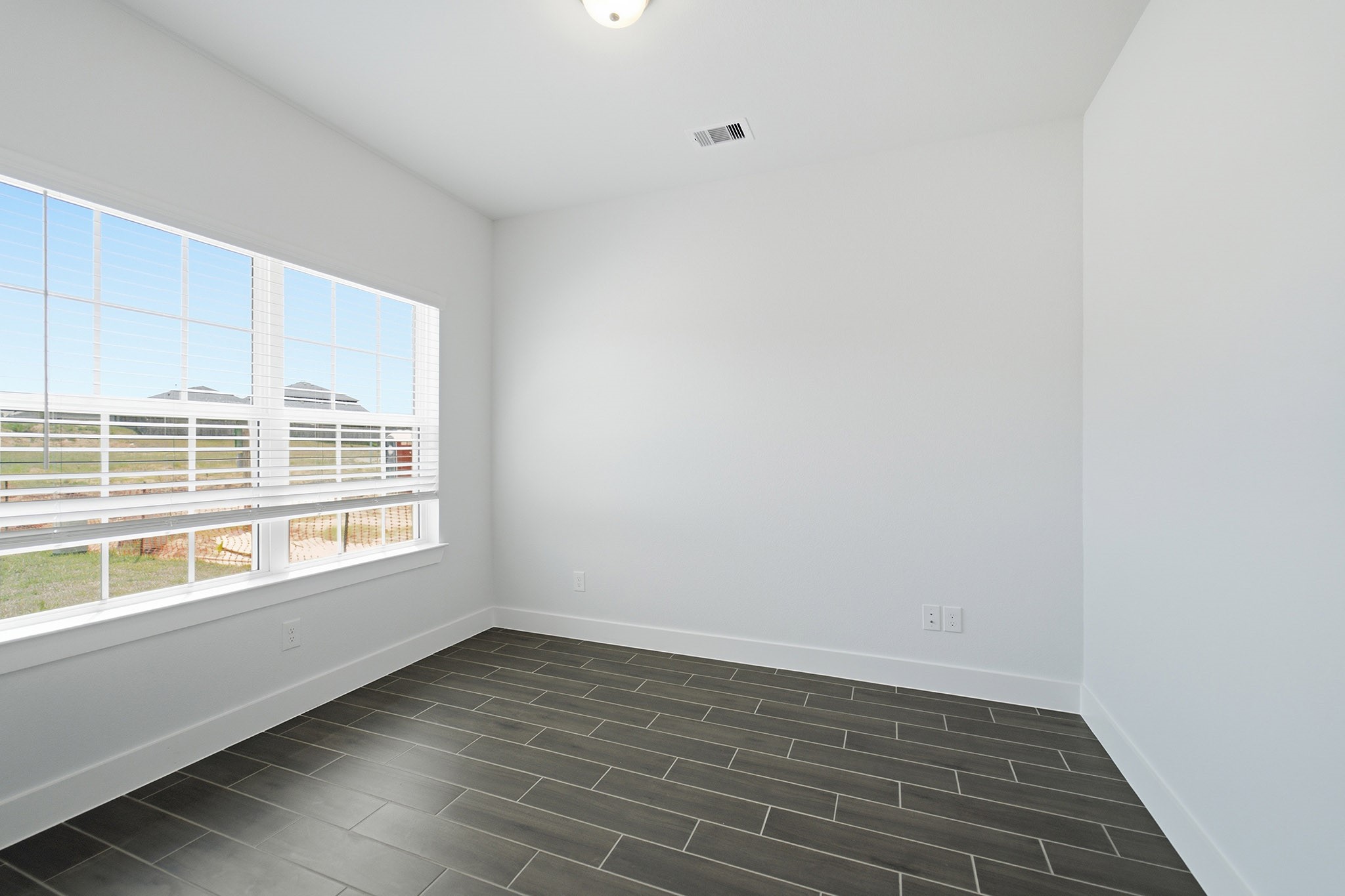 25112 Gold Dust Drive Property Photo 6