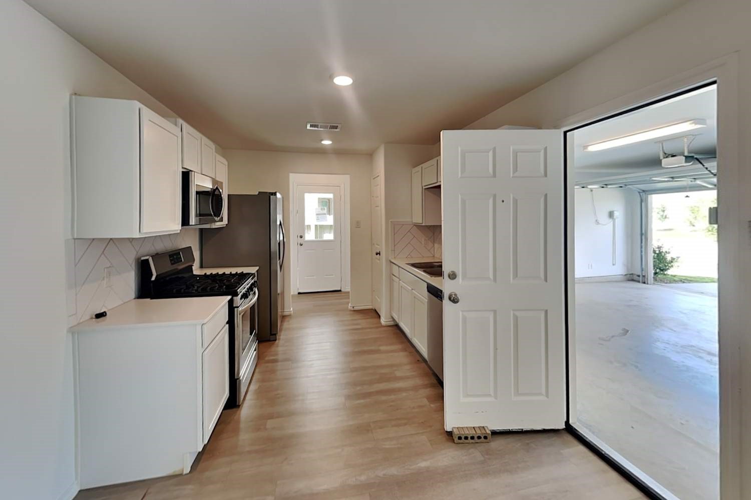 18755 Faustina Way Property Photo 5