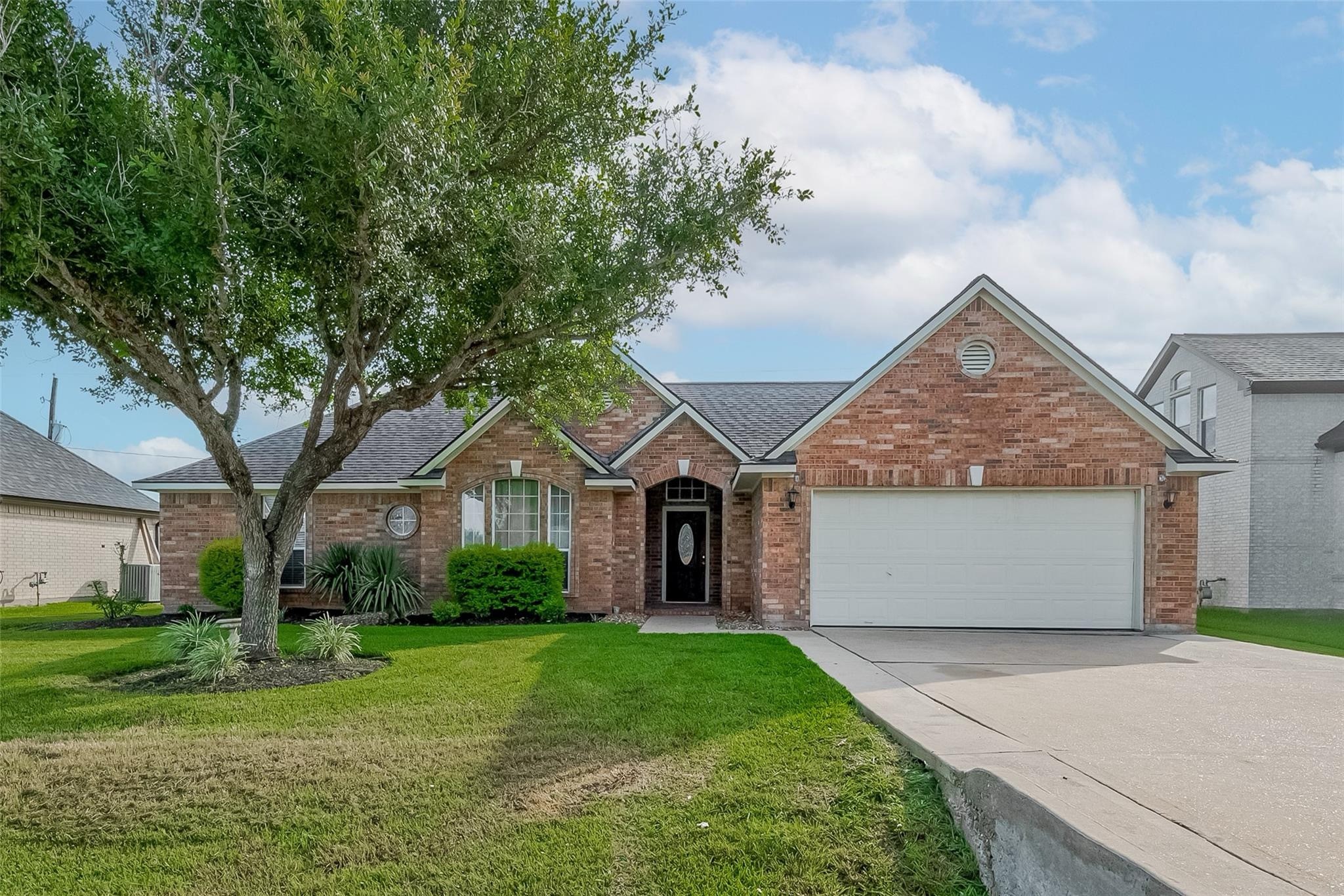 9631 Highland Pointe Drive Property Photo 1