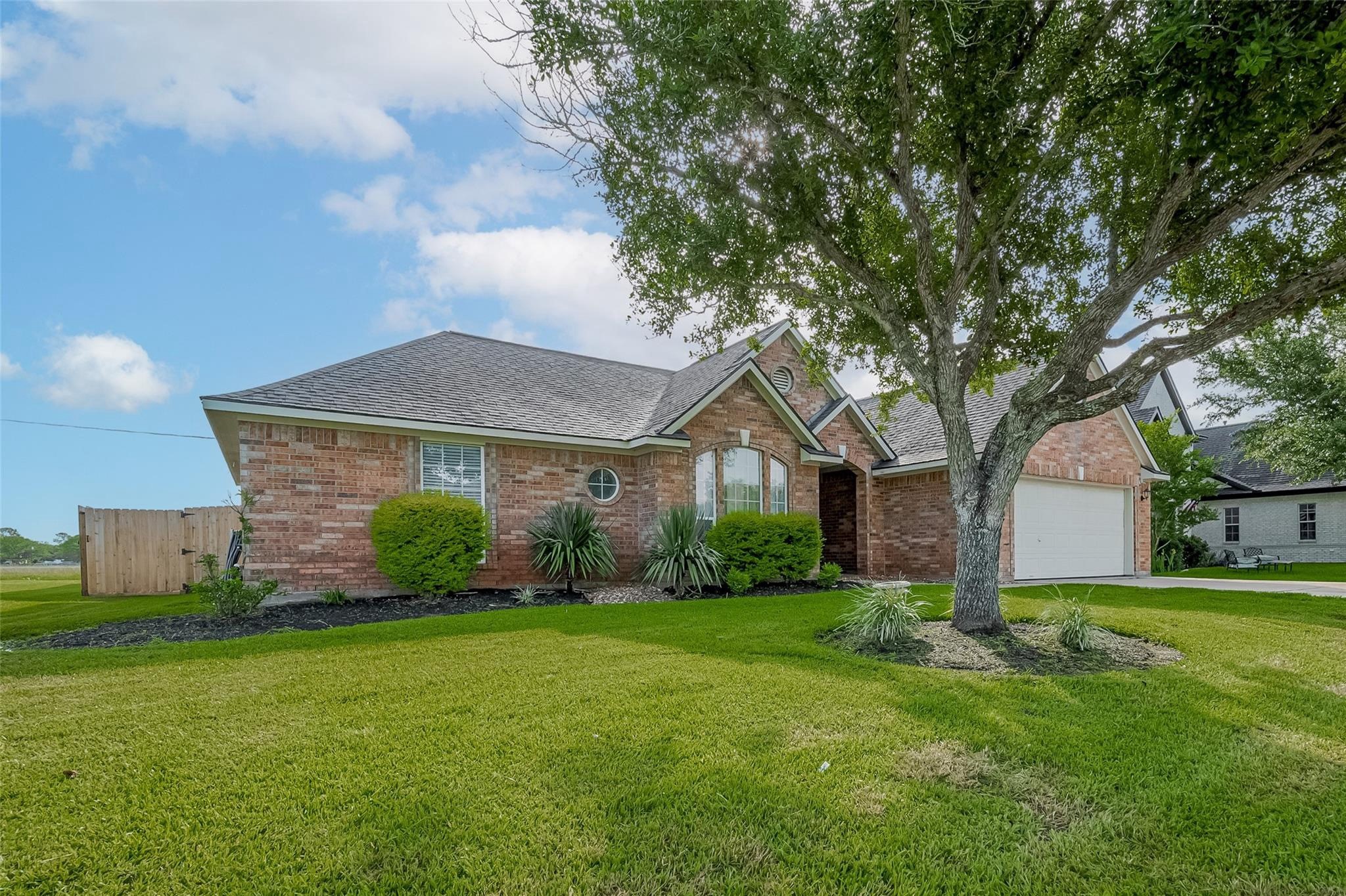 9631 Highland Pointe Drive Property Photo 2
