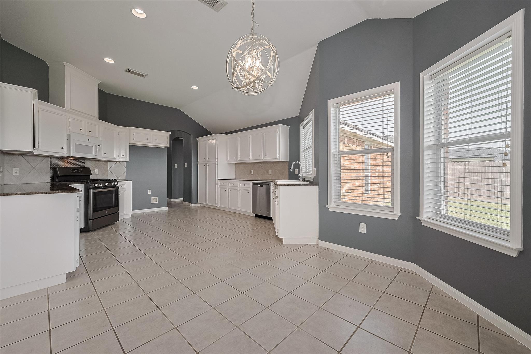 9631 Highland Pointe Drive Property Photo 12