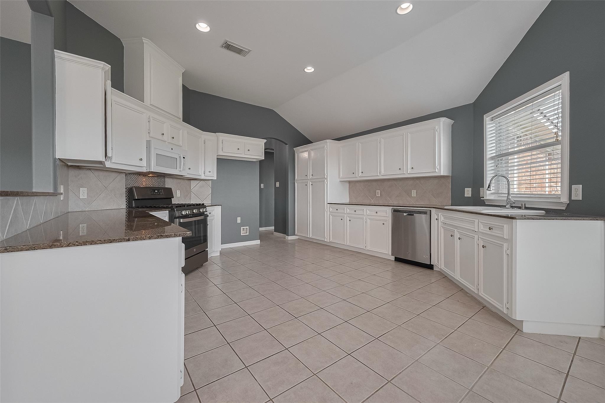 9631 Highland Pointe Drive Property Photo 15