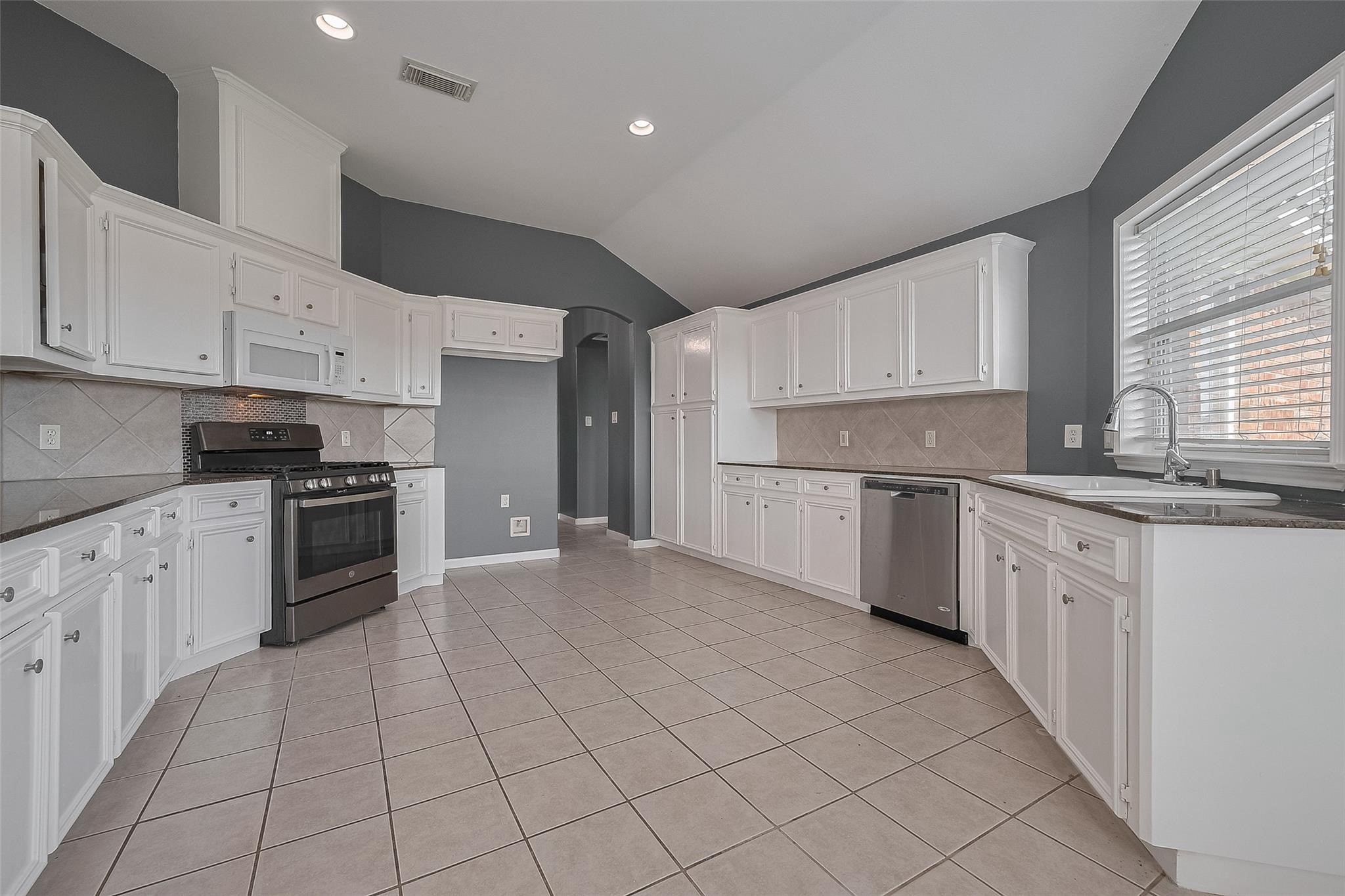 9631 Highland Pointe Drive Property Photo 16