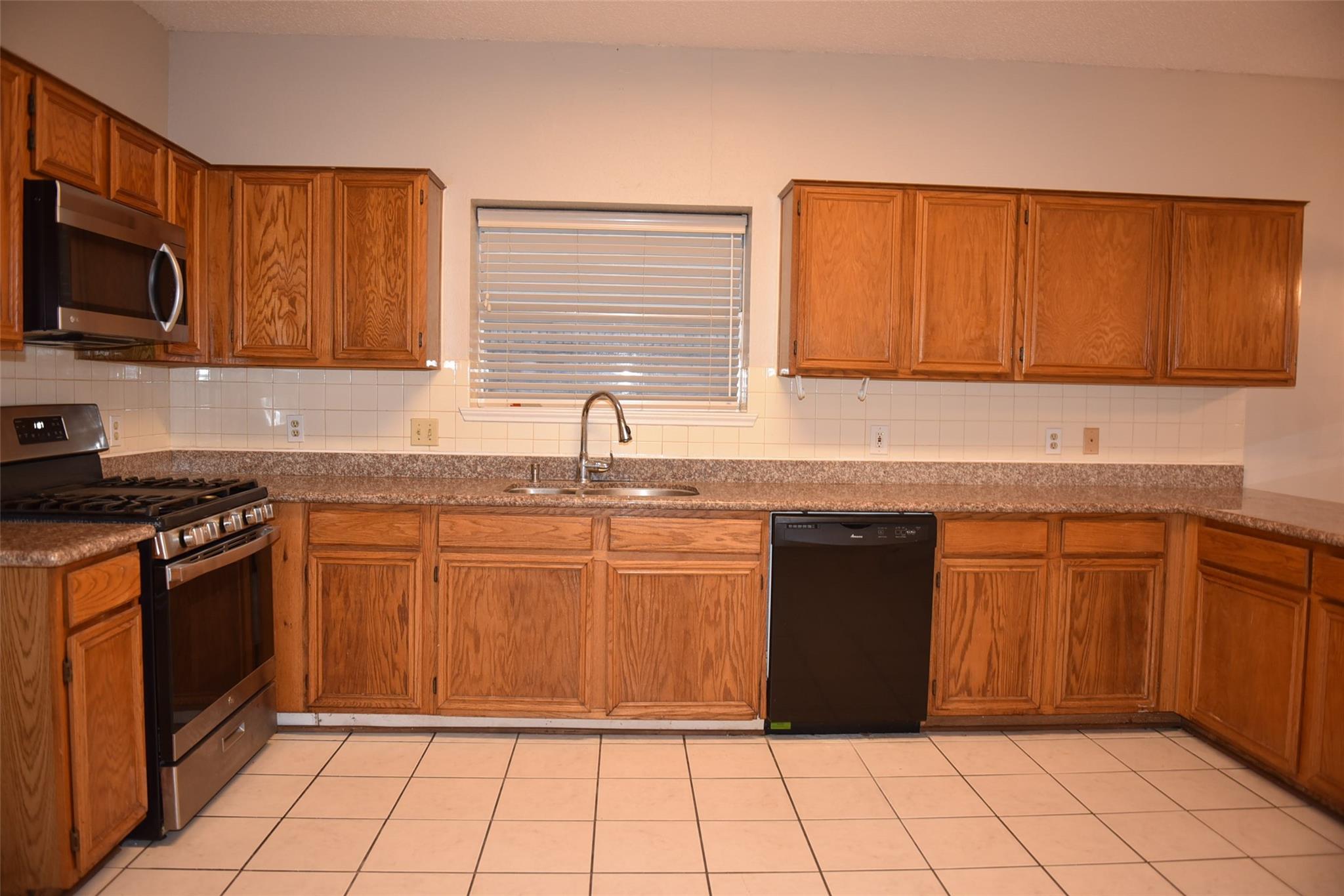 2811 Grants River Circle Property Photo 10