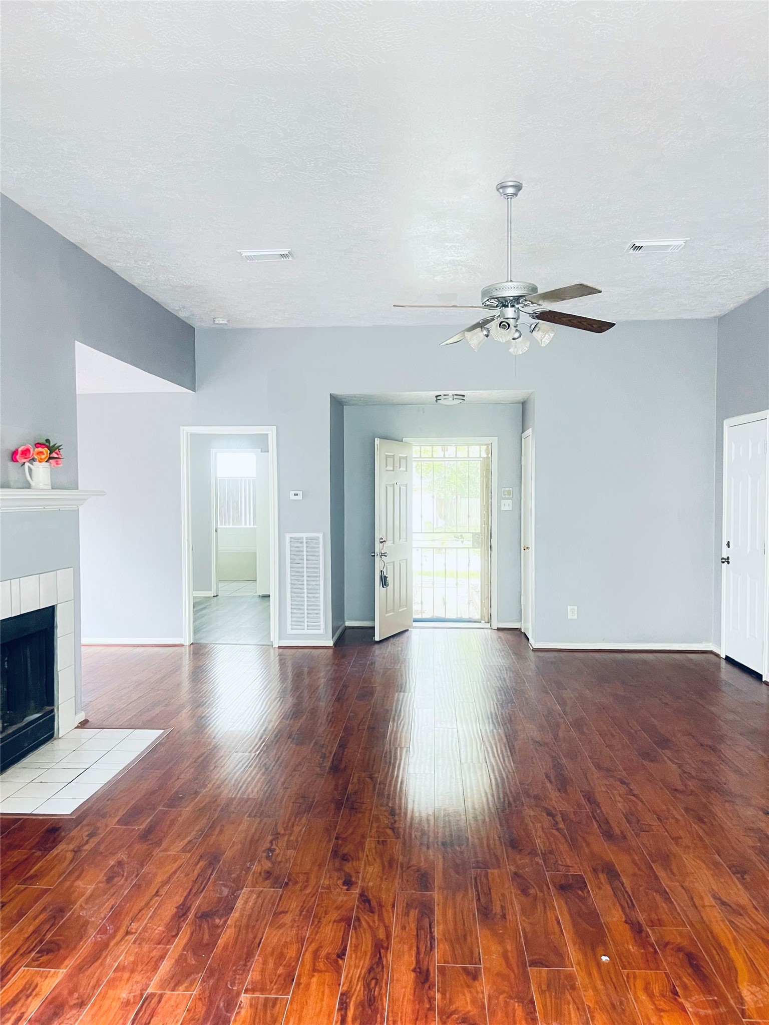 6406 Bayou Crest Drive Property Photo 2