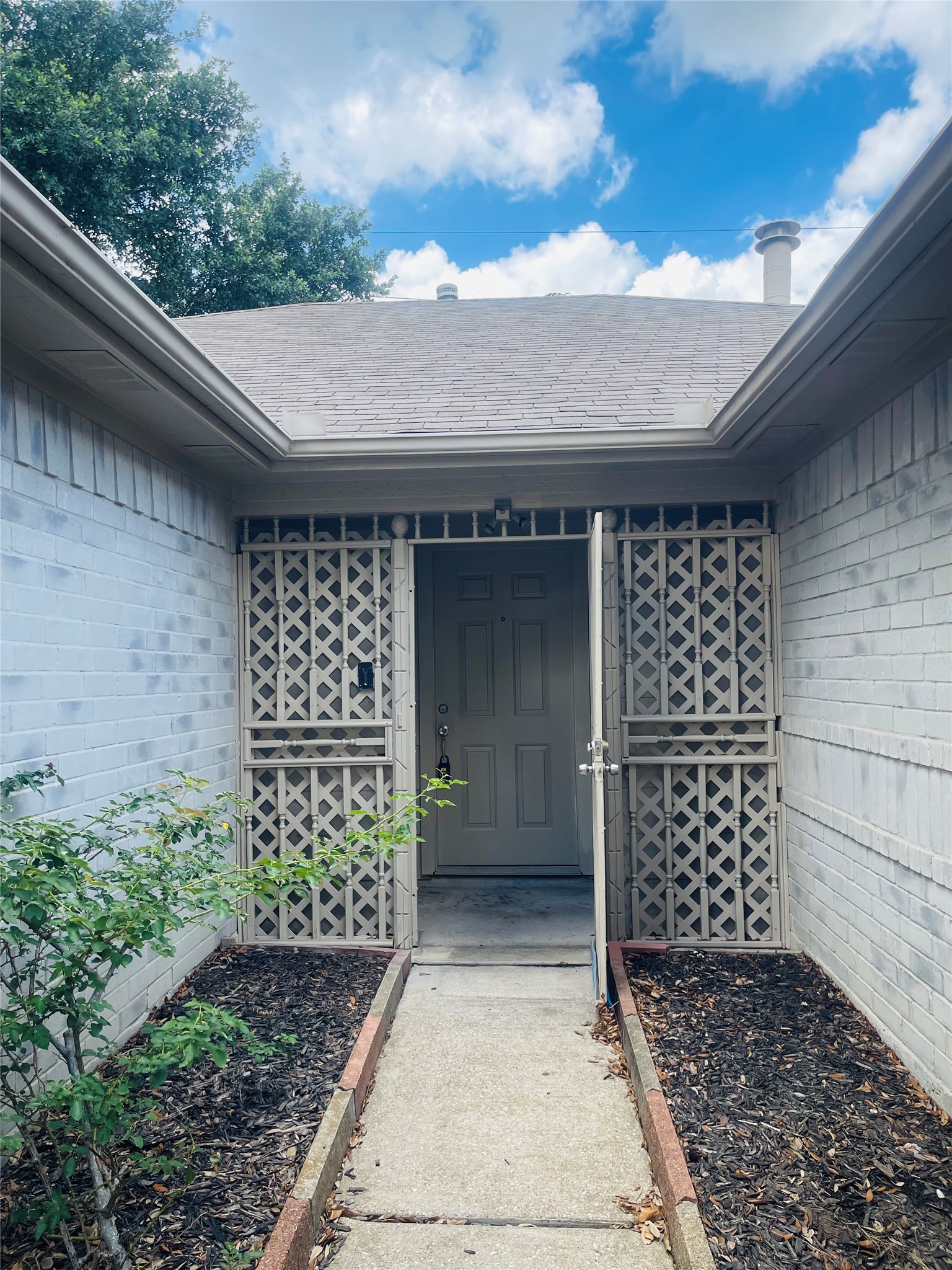 6406 Bayou Crest Drive Property Photo 4