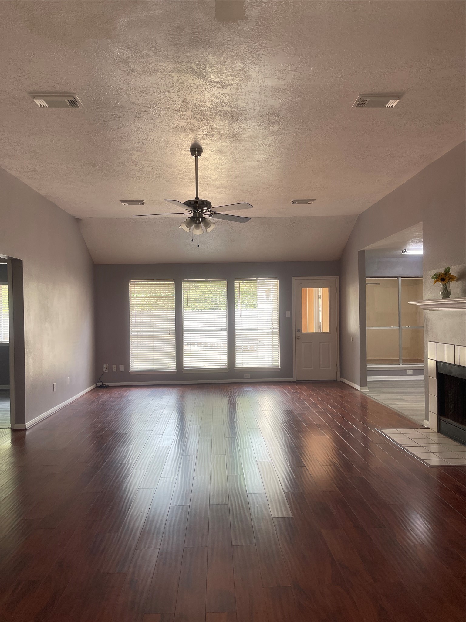 6406 Bayou Crest Drive Property Photo 4