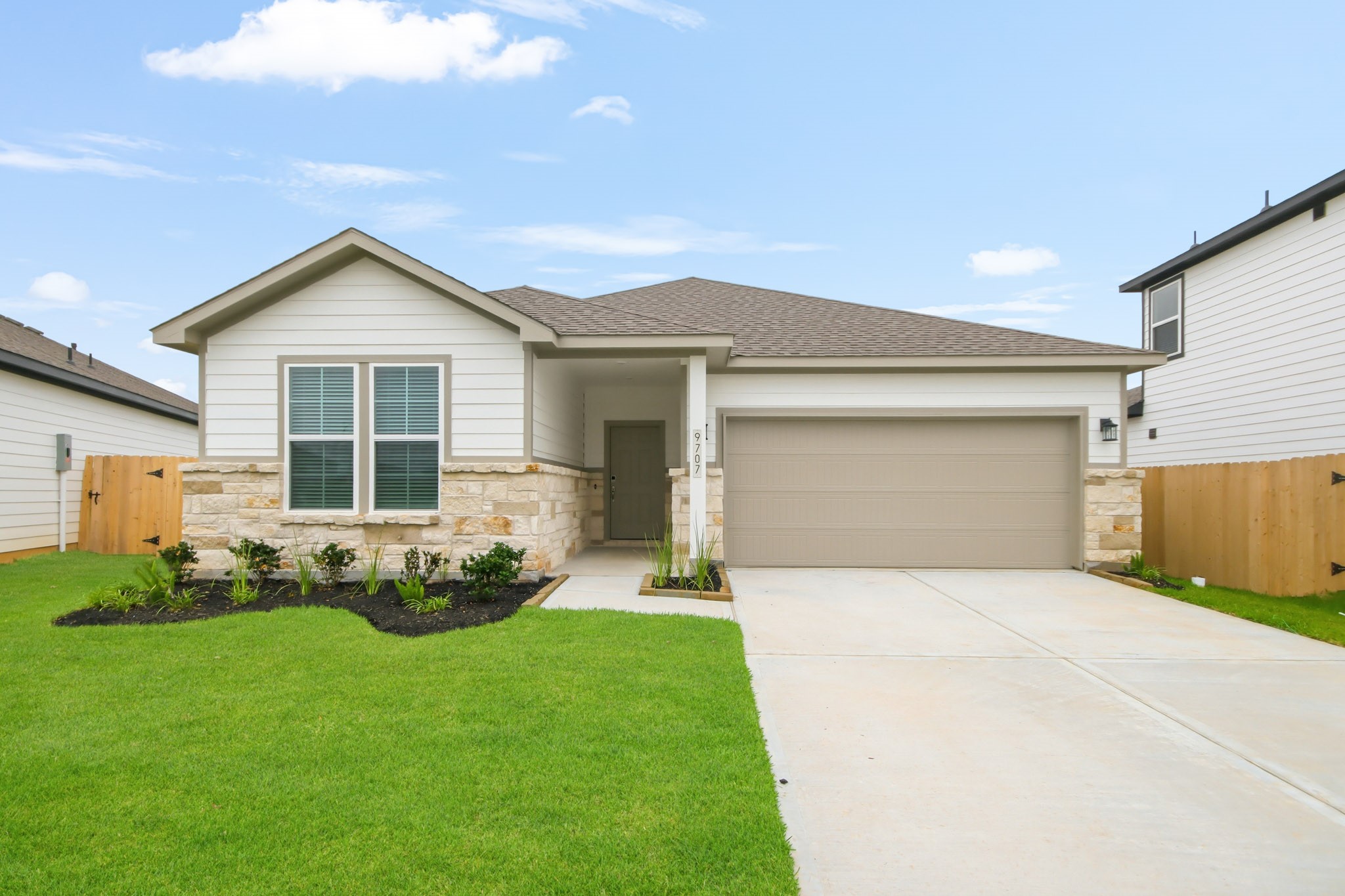 9707 Caney Bend Road Property Photo 1