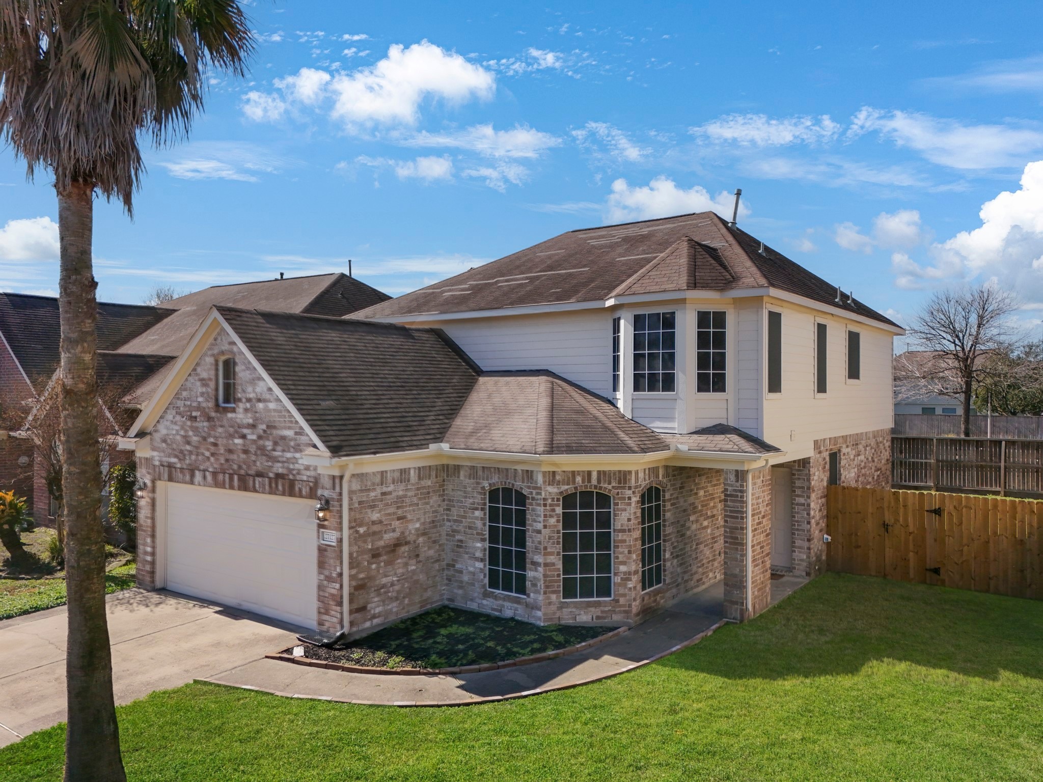27127 Sunset Pines Drive Property Photo 1