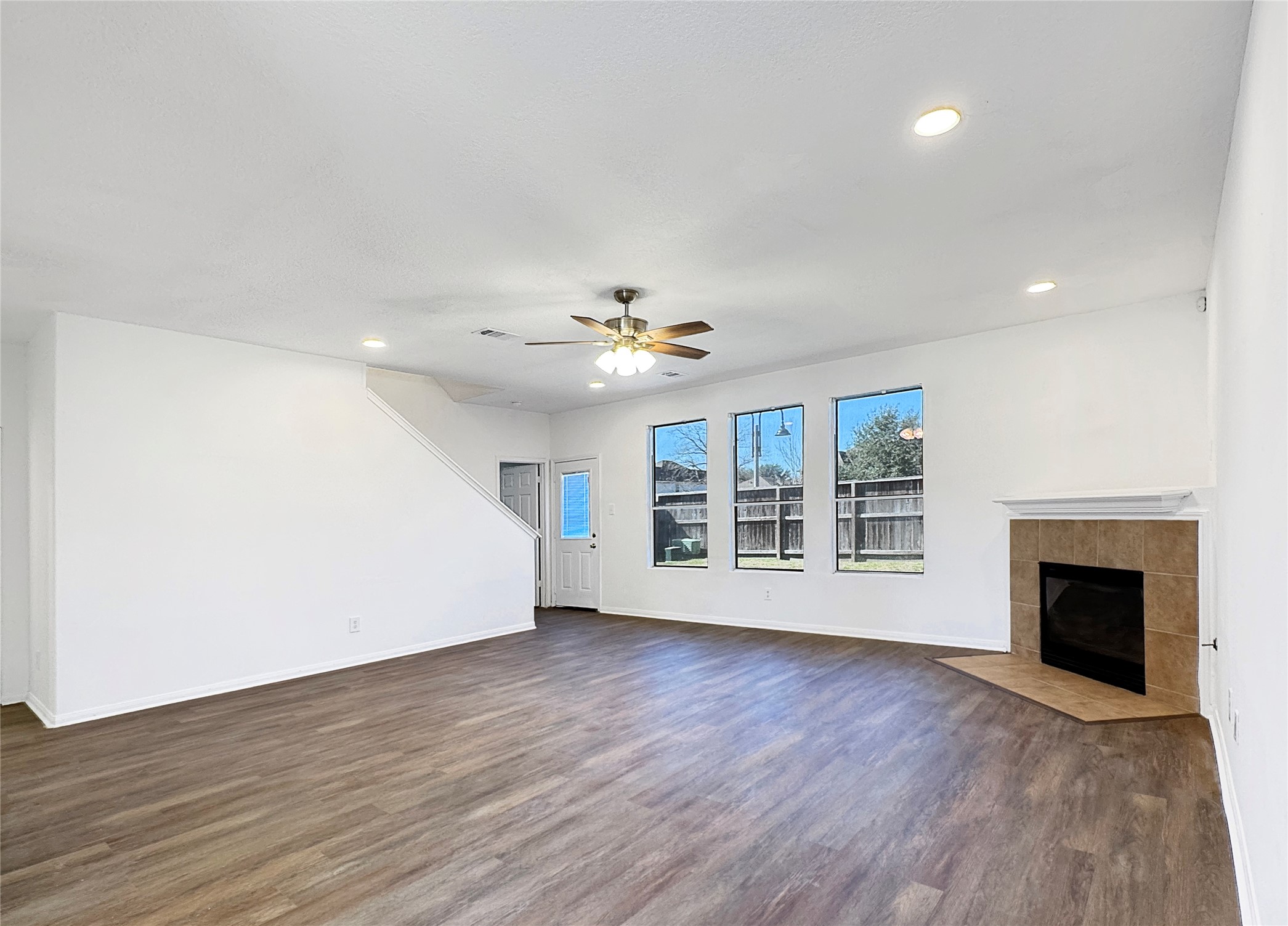 27127 Sunset Pines Drive Property Photo 3