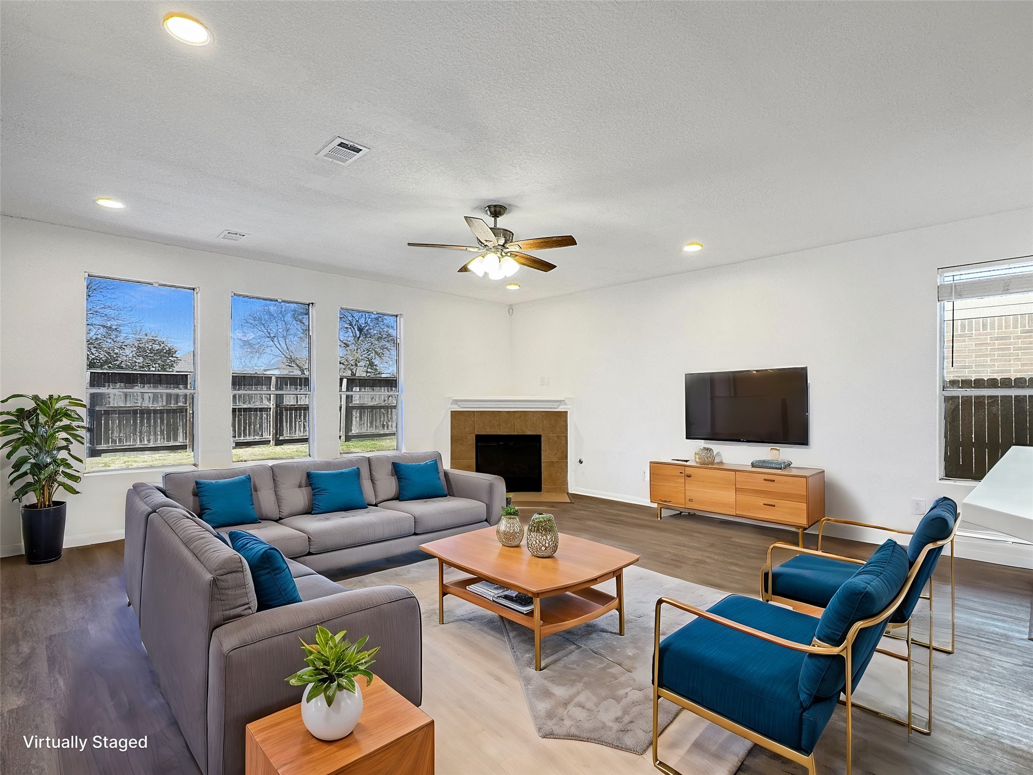 27127 Sunset Pines Drive Property Photo 4