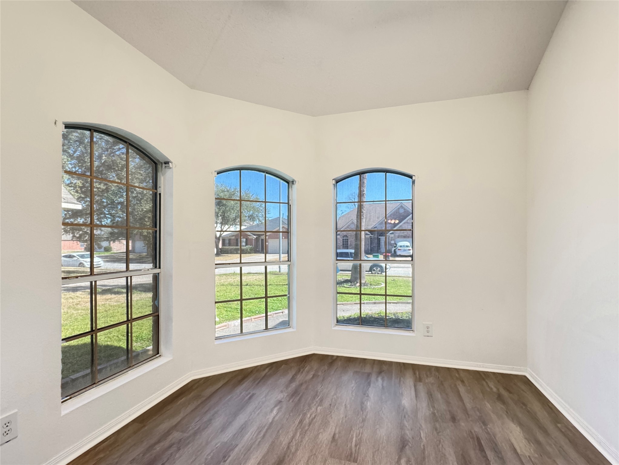 27127 Sunset Pines Drive Property Photo 14