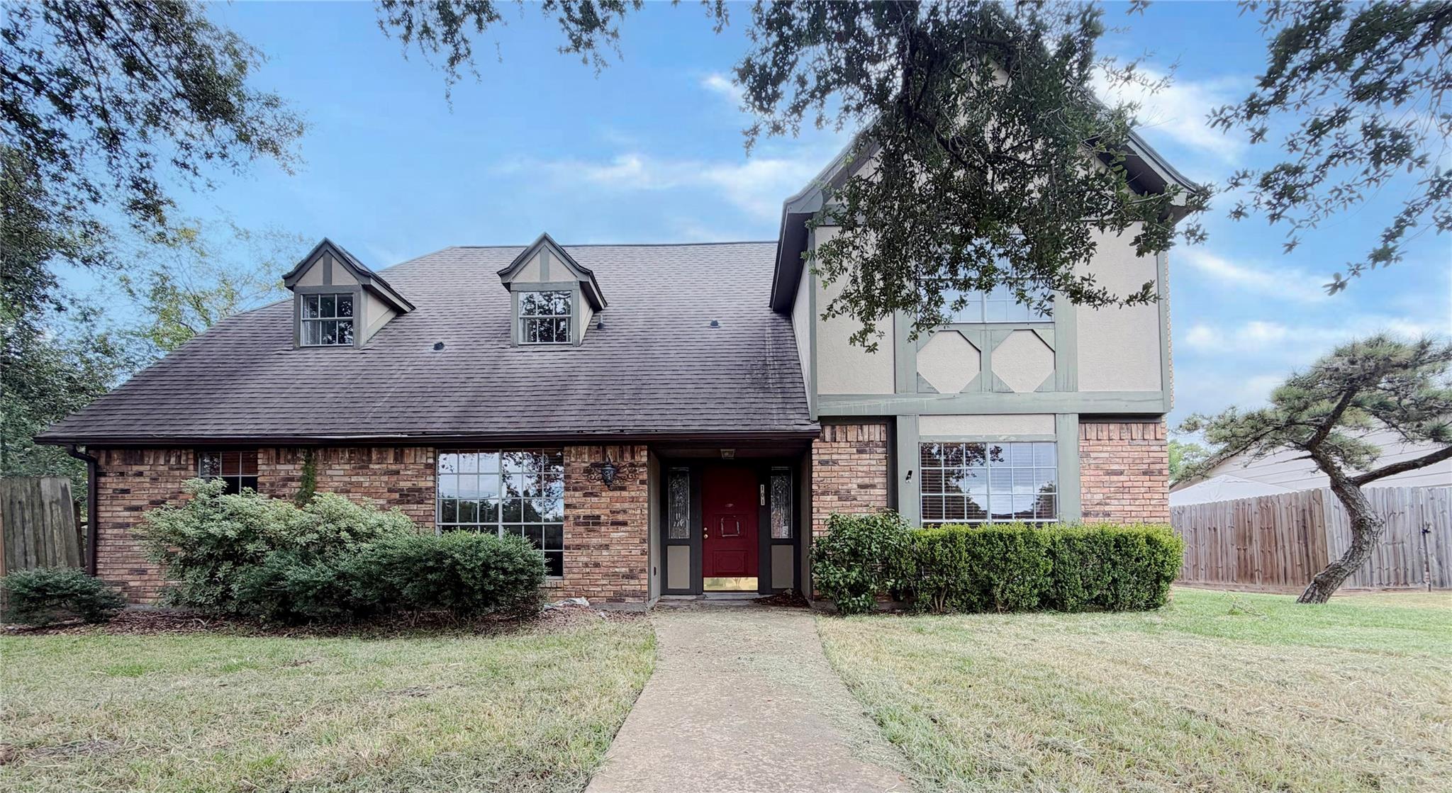 101 Rose Trail, Lake Jackson Tx 77566 Property Photo 1
