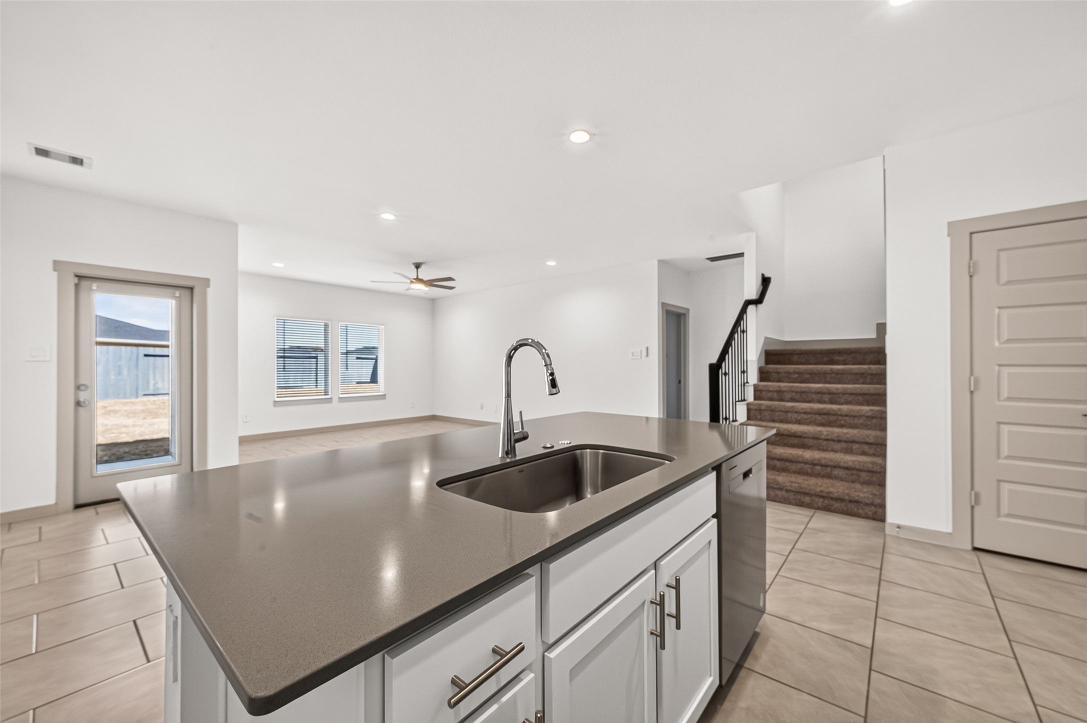 4015 Itzle Island Court Property Photo 15