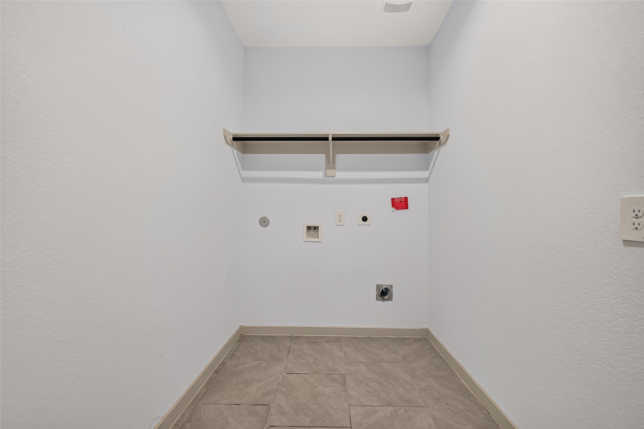 4015 Itzle Island Court Property Photo 26
