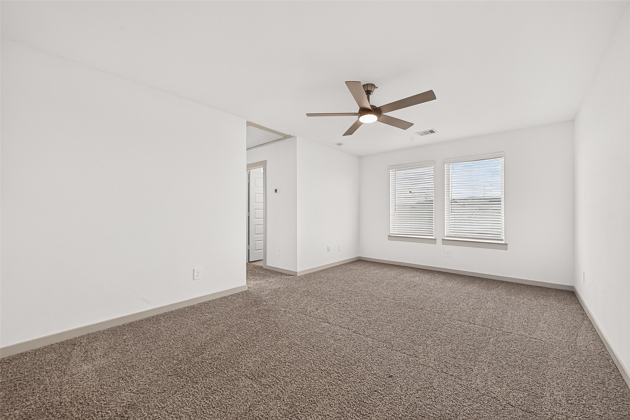4015 Itzle Island Court Property Photo 38
