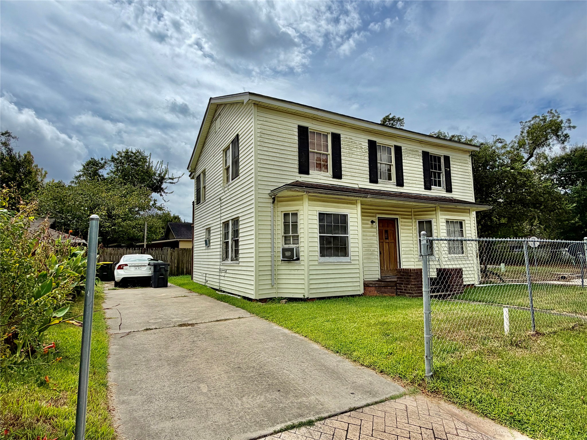 501 Avenue I Avenue Property Photo 3