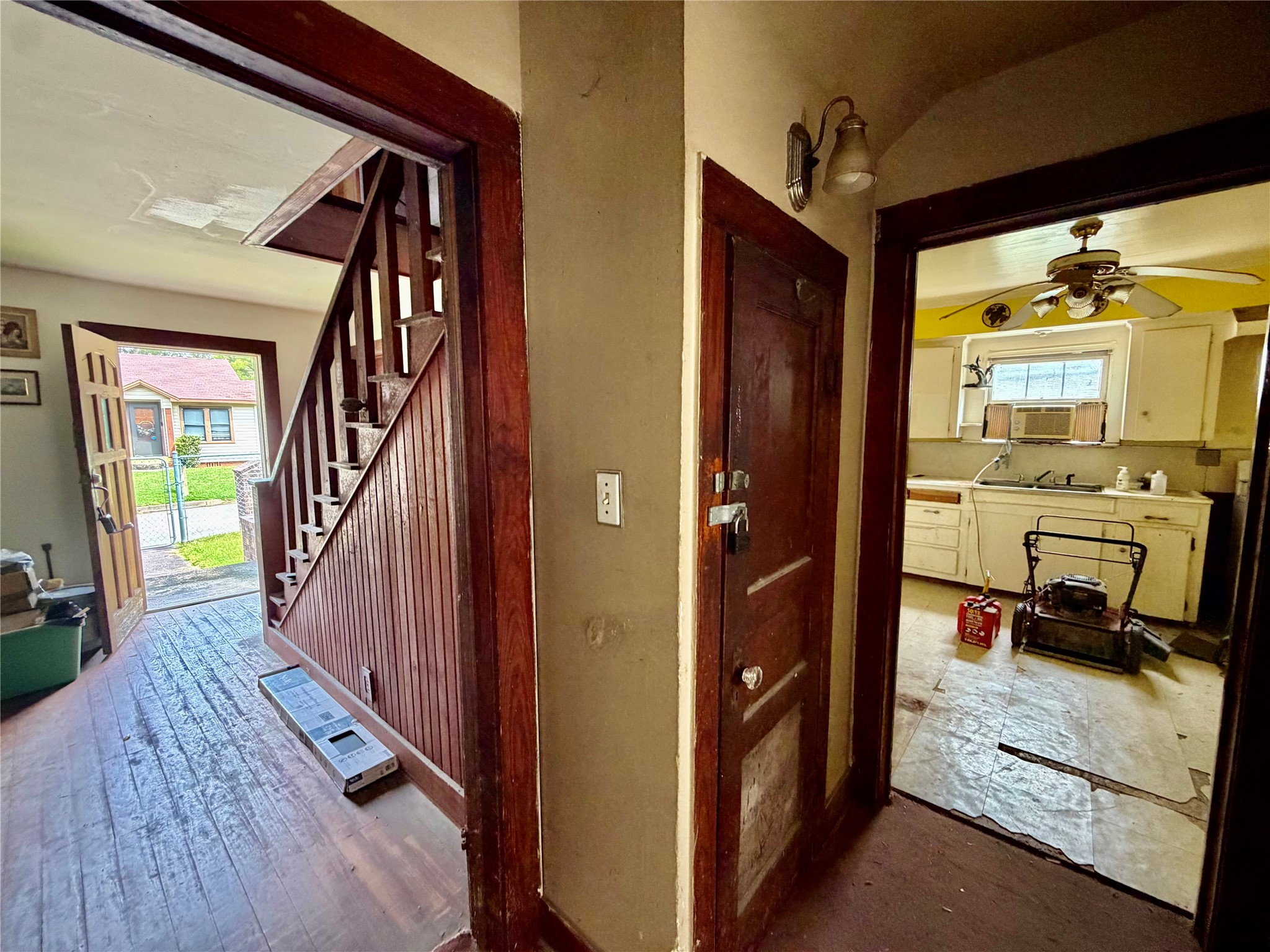 501 Avenue I Avenue Property Photo 8