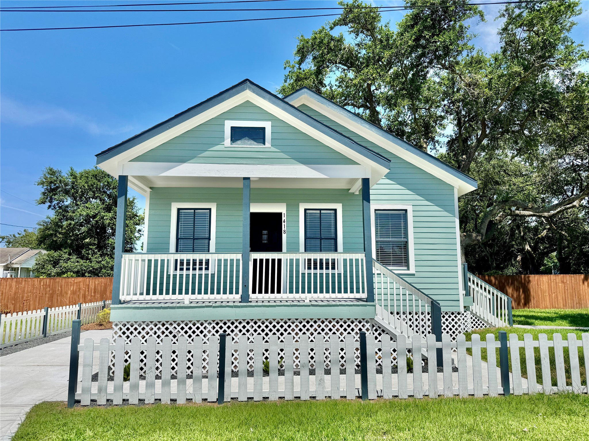 1418 30th Street Property Photo 1