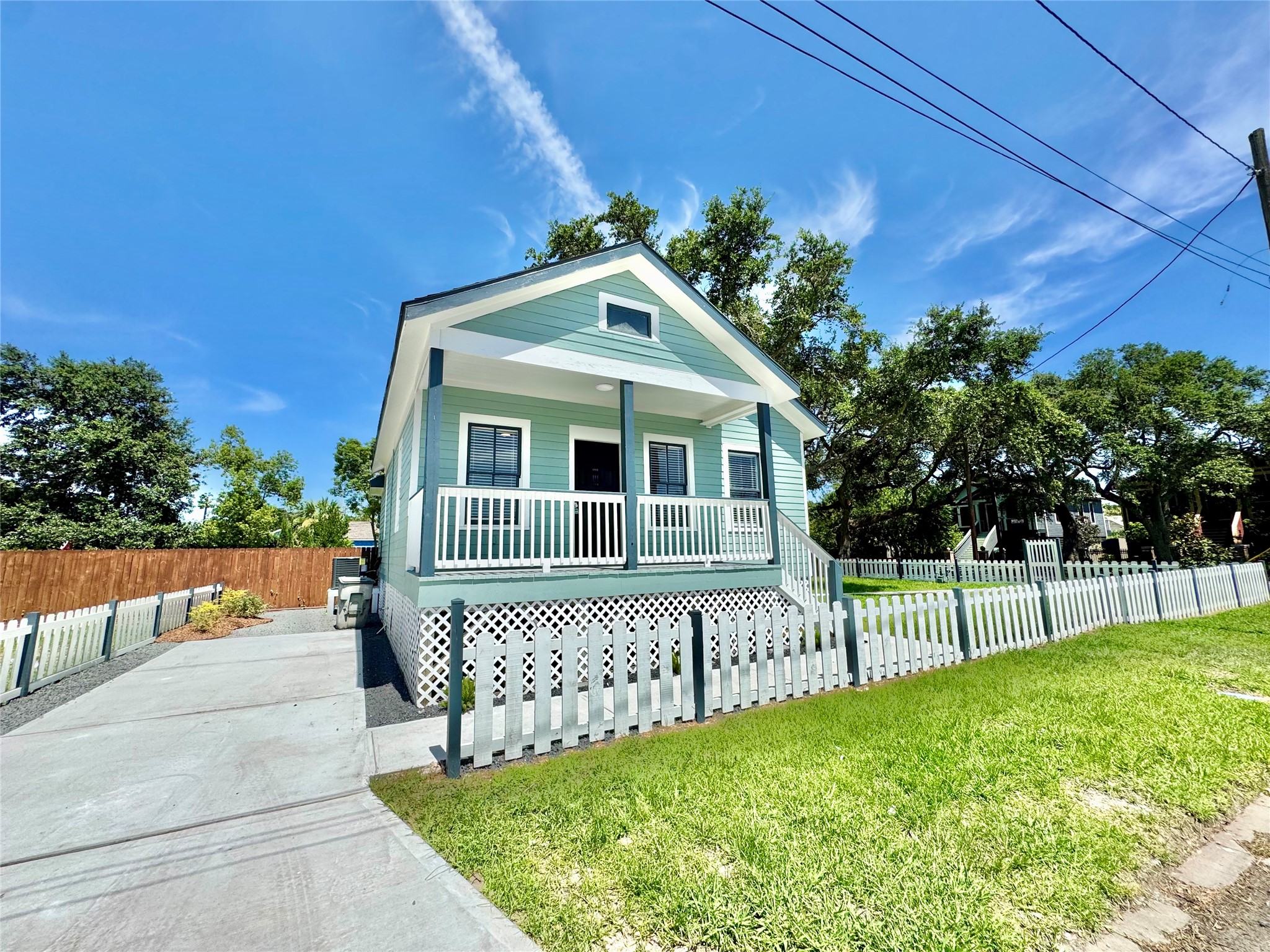 1418 30th Street Property Photo 2
