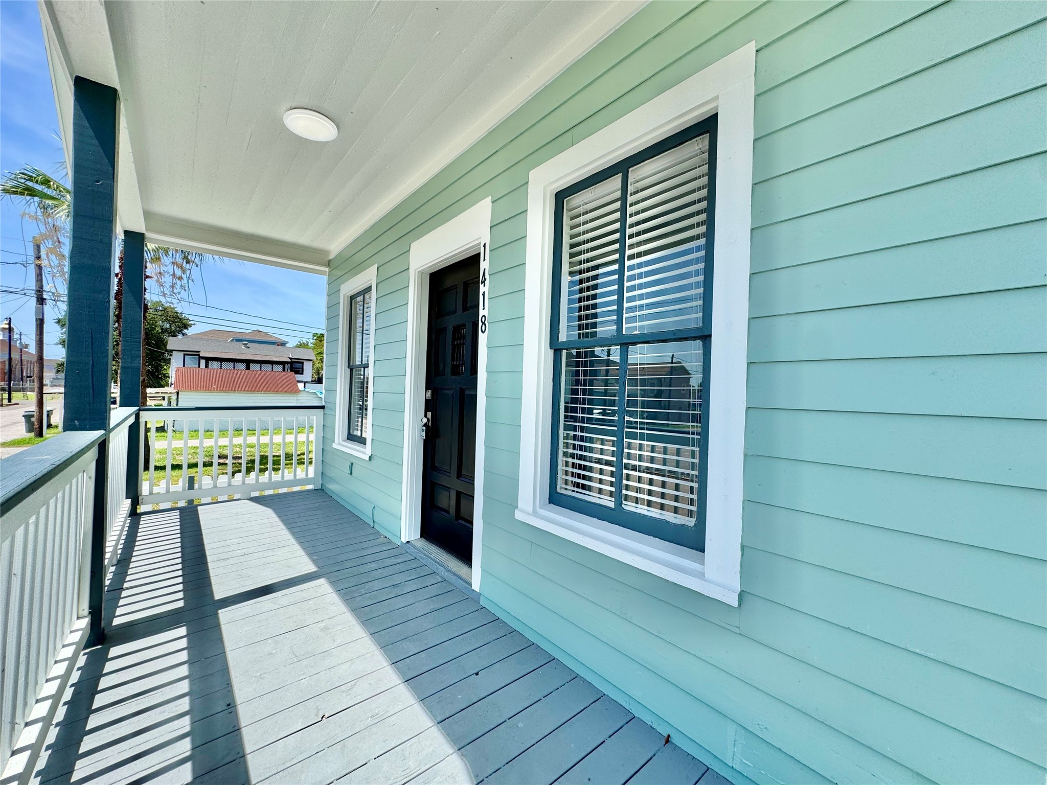 1418 30th Street Property Photo 3