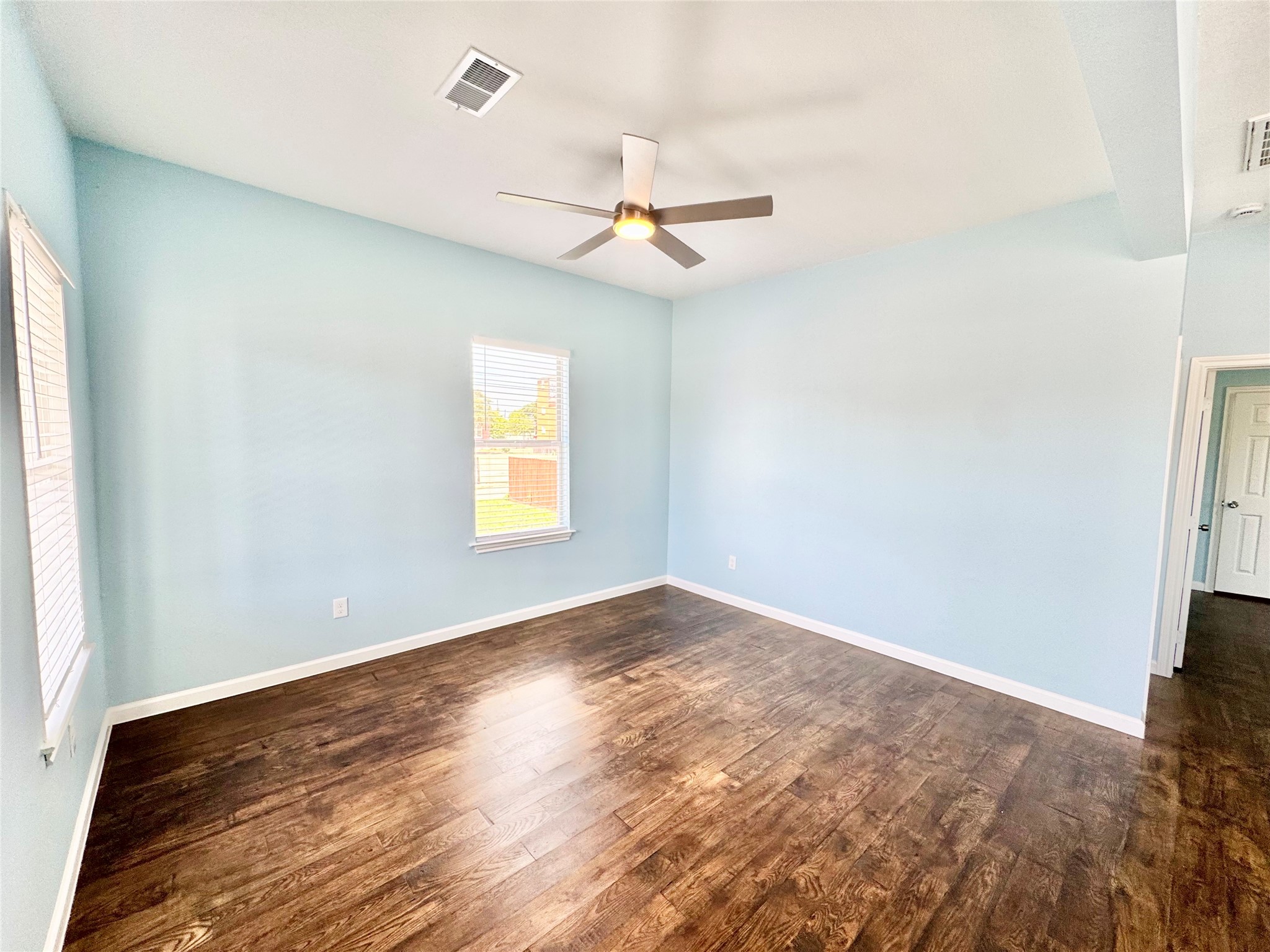 1418 30th Street Property Photo 5