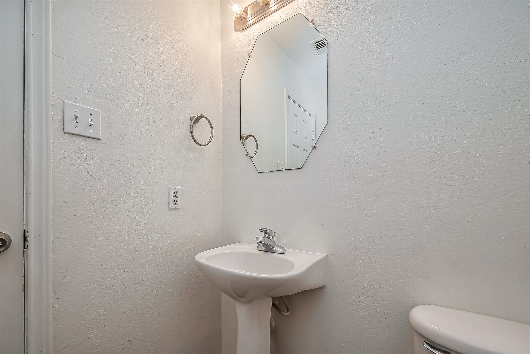 7923 Ashland Springs Lane Property Photo 23