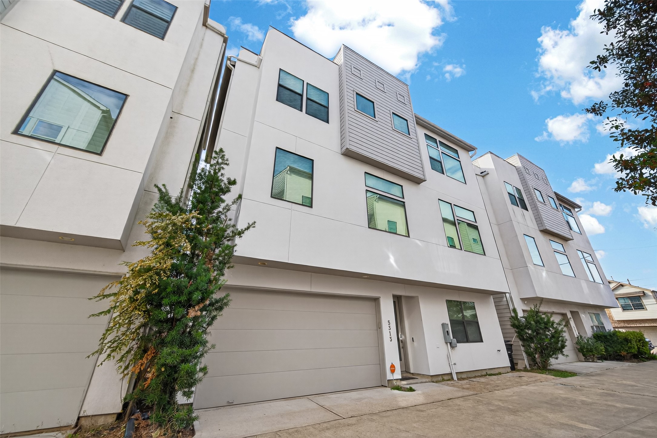 5313 Inker Street Property Photo 1
