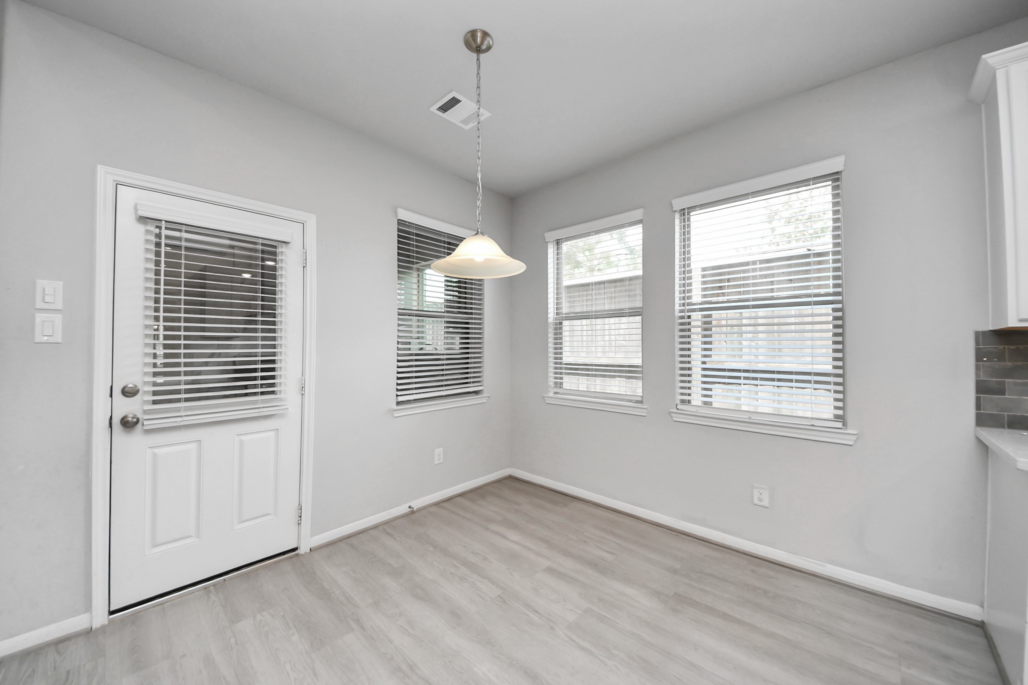 3102 Trishelle Court Property Photo 38
