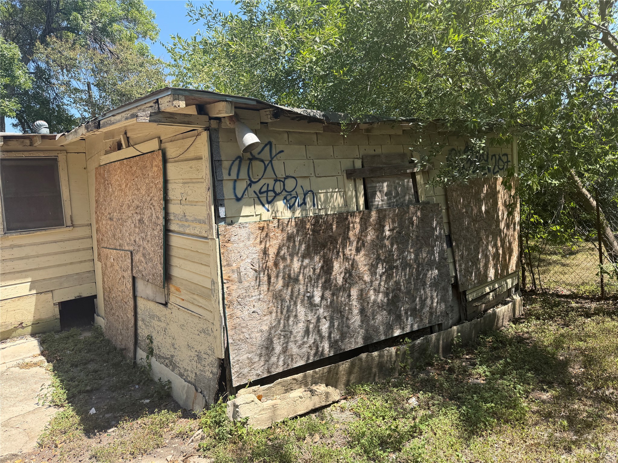 234 Doolittle Street Property Photo 10