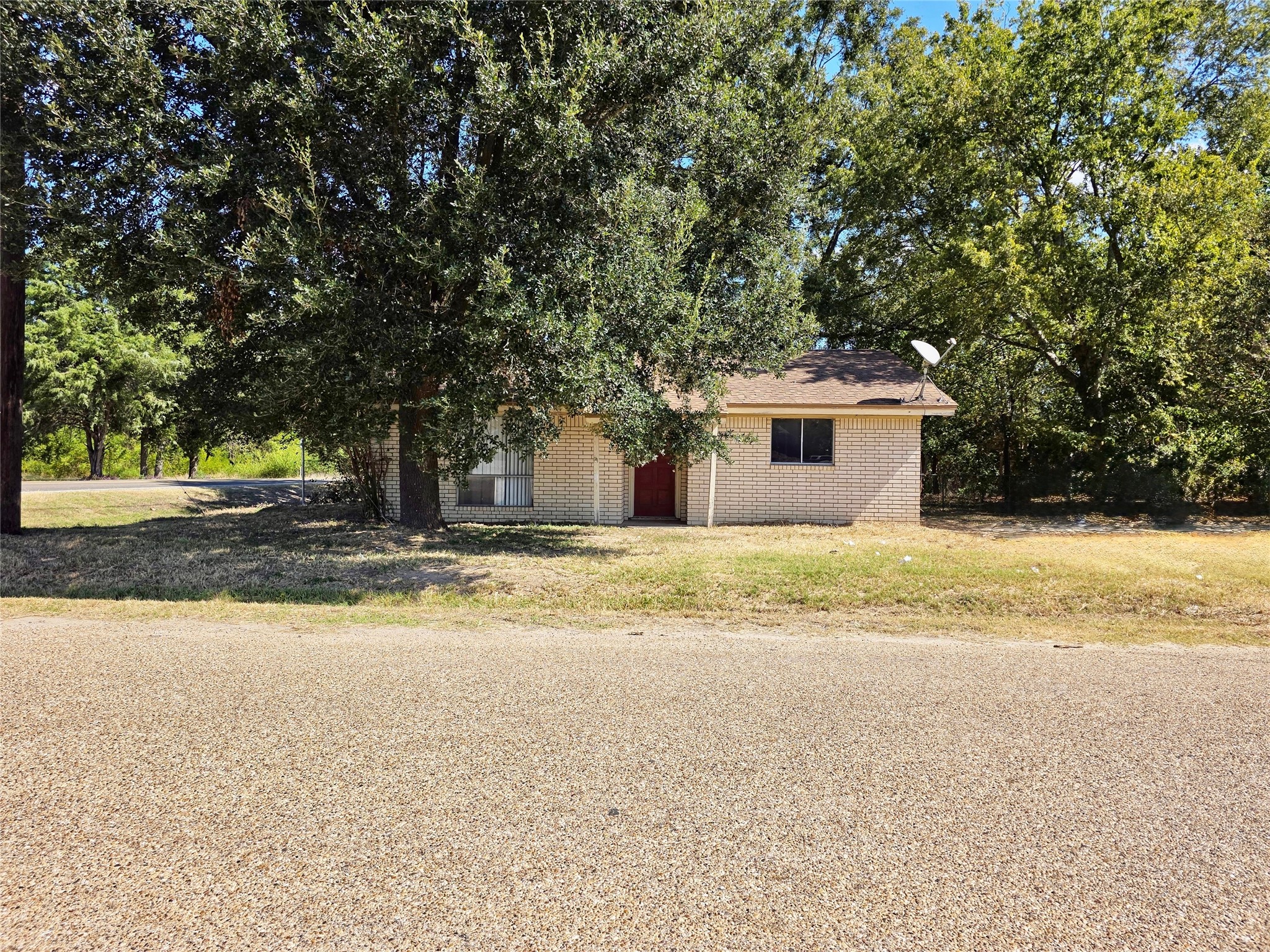 111 S Harvey House Road Property Photo 1