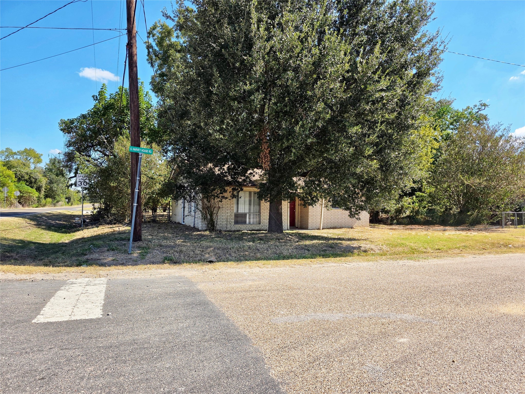 111 S Harvey House Road Property Photo 2