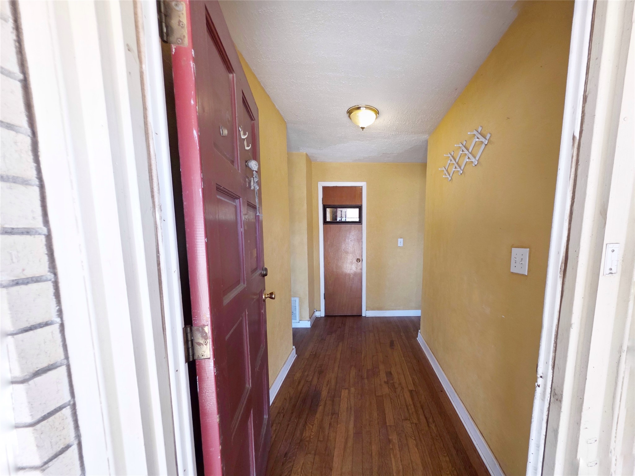 111 S Harvey House Road Property Photo 3