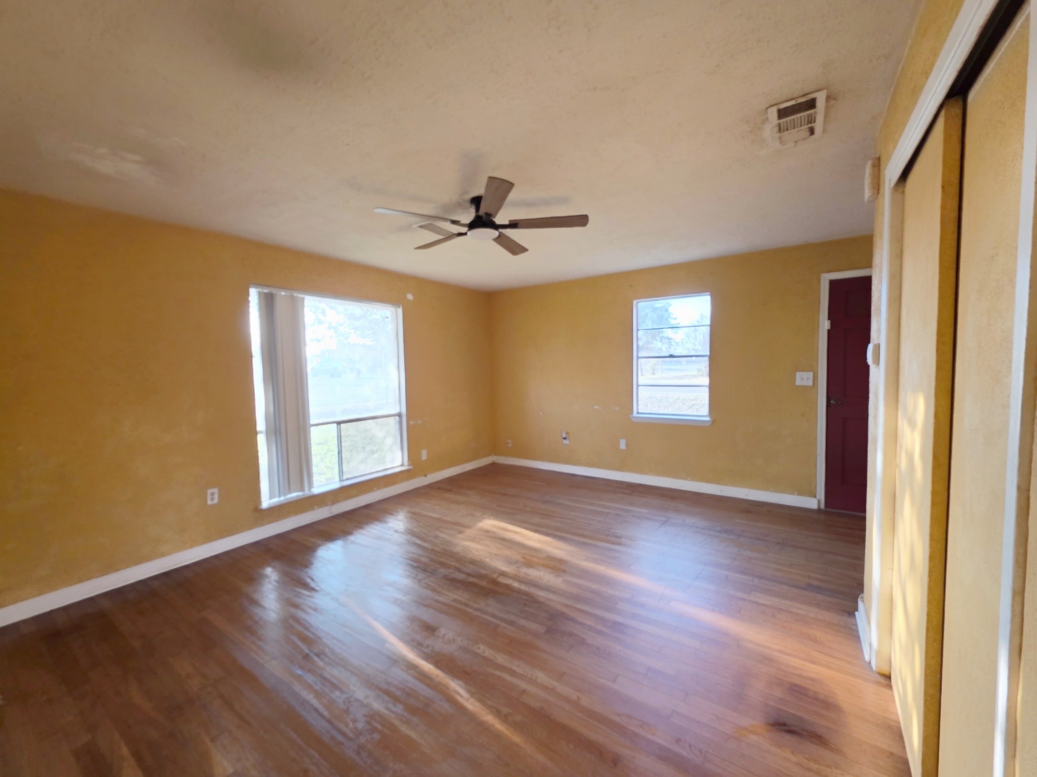 111 S Harvey House Road Property Photo 4