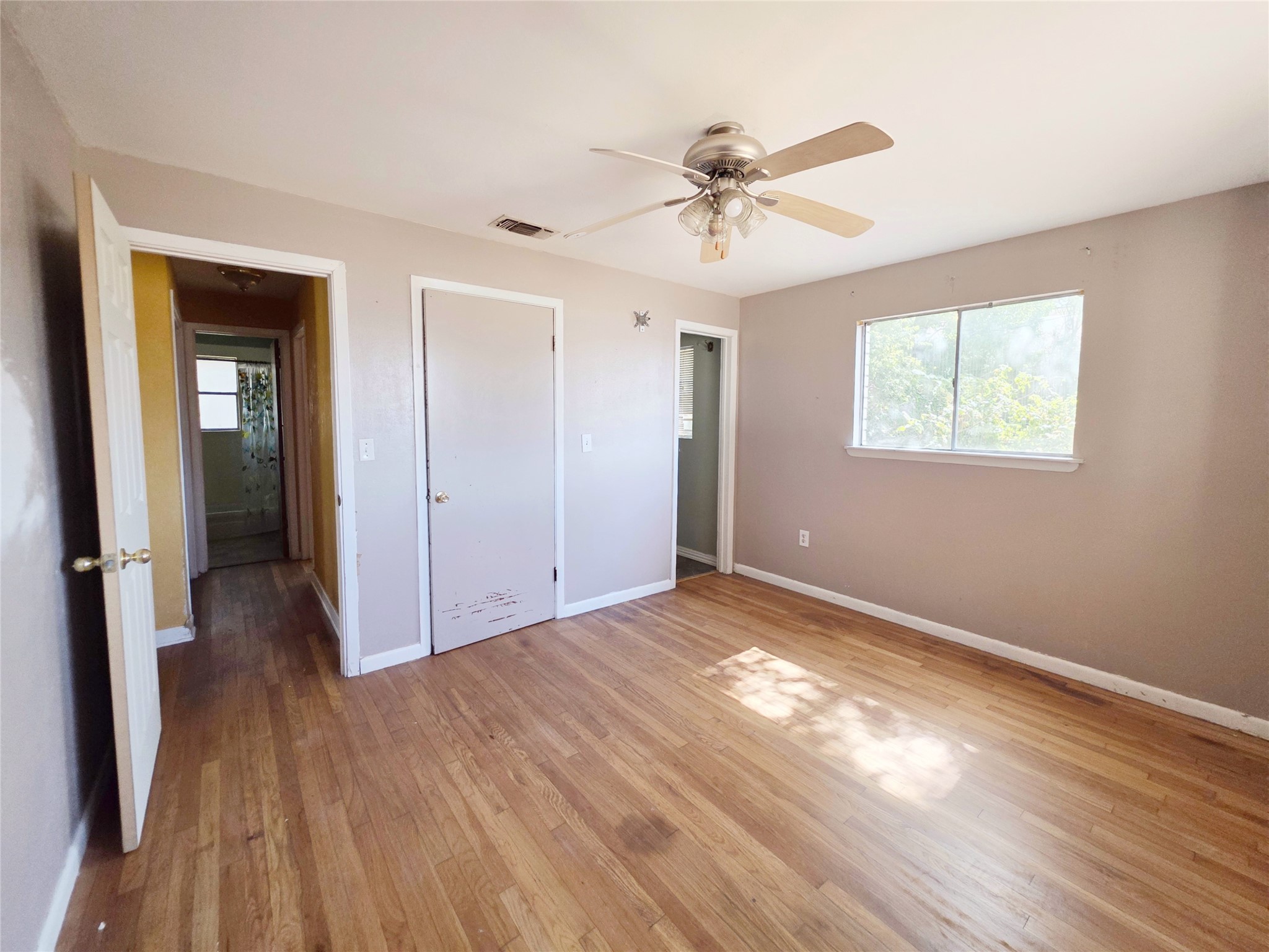 111 S Harvey House Road Property Photo 10