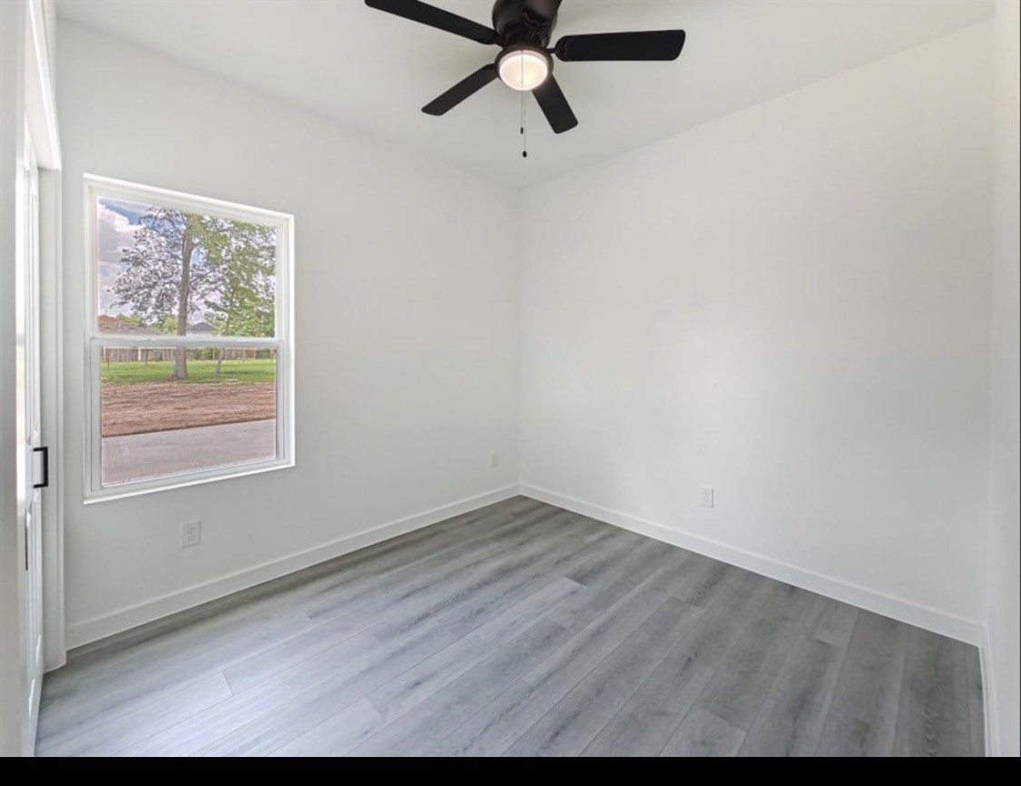 8614 Peach Tree Street B Property Photo 5