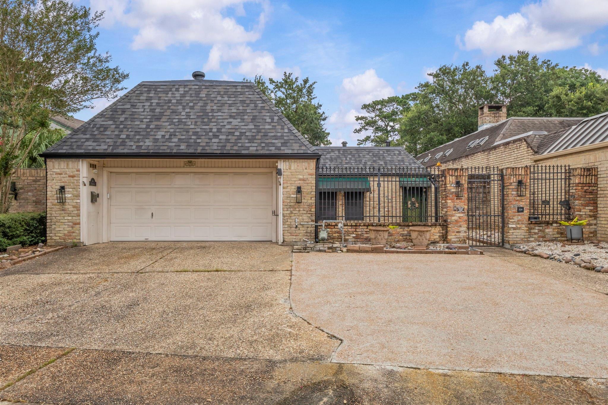 320 Summerwood Street, Beaumont Tx 77706 Property Photo 1