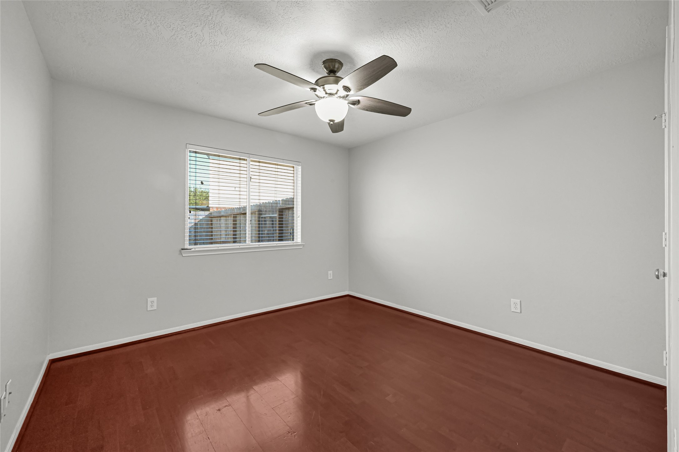 2146 Longwood Drive Property Photo 13