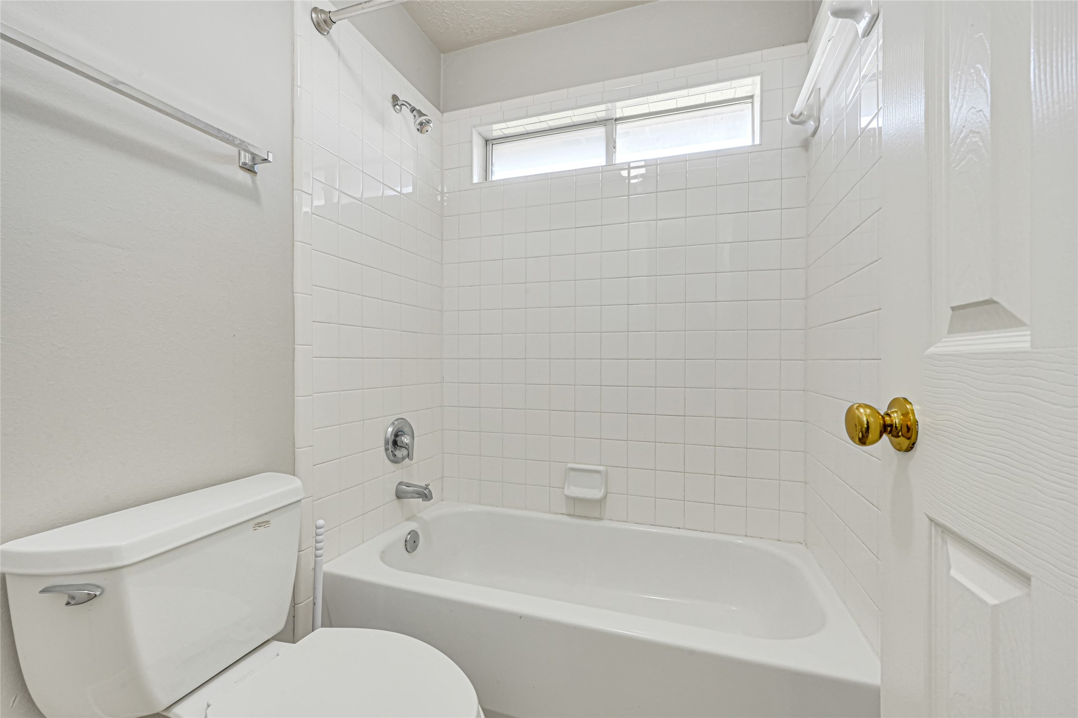 2146 Longwood Drive Property Photo 14
