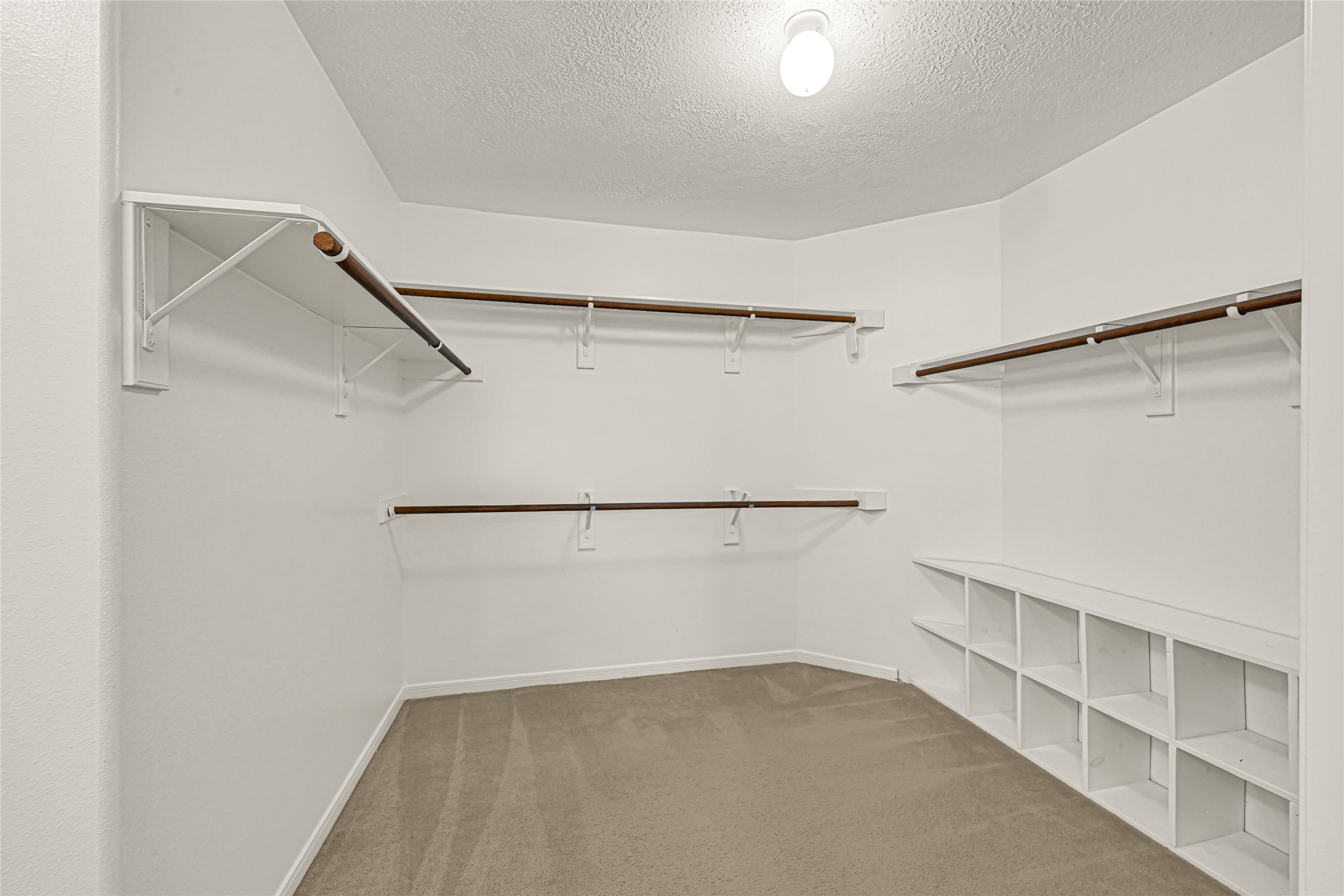 2146 Longwood Drive Property Photo 20