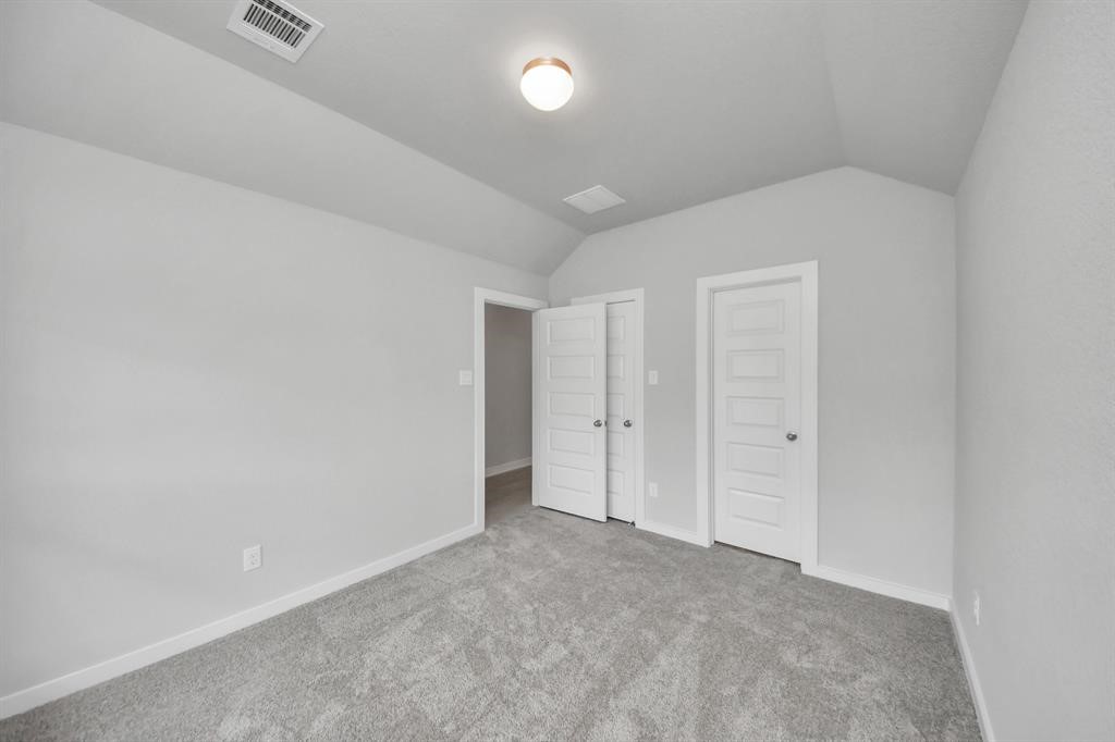 12022 Maple Oak Drive Property Photo 3