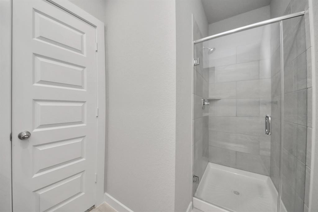 12022 Maple Oak Drive Property Photo 8