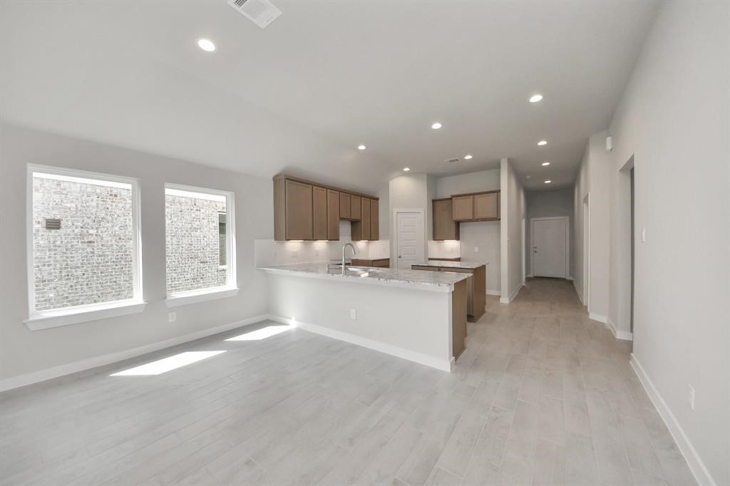 12022 Maple Oak Drive Property Photo 9