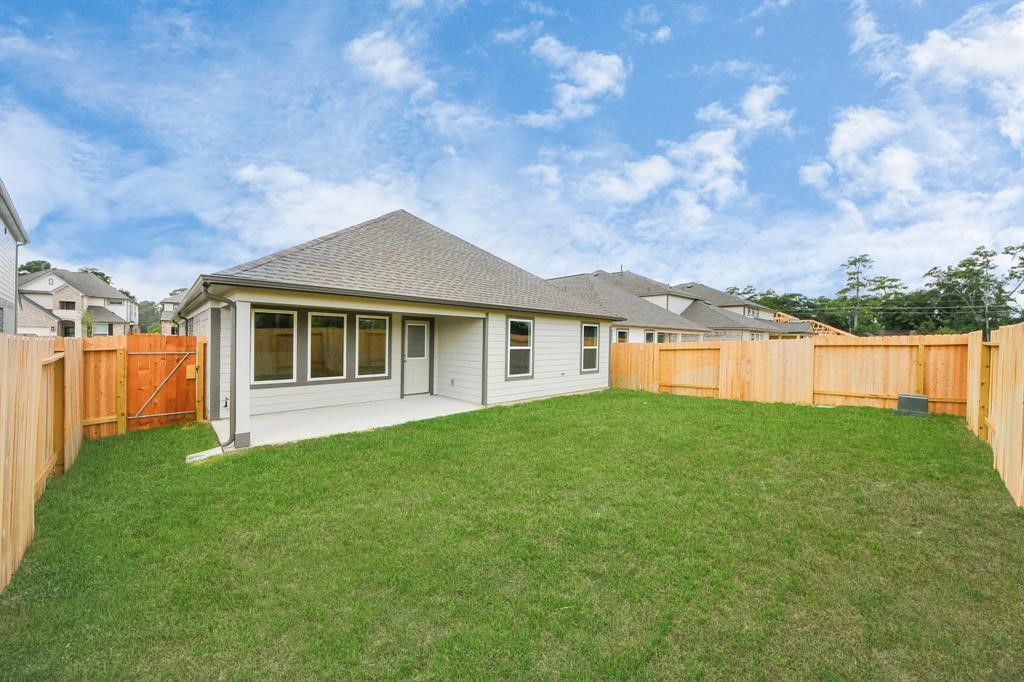 12022 Maple Oak Drive Property Photo 12