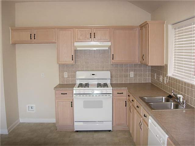 29614 Legends Bend Lane Property Photo 4