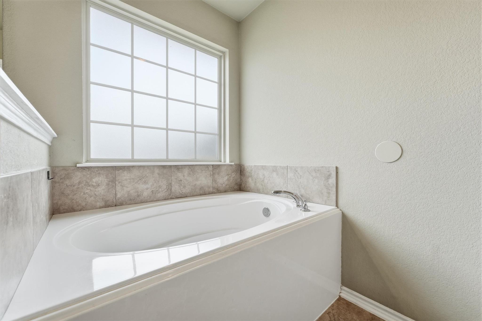 1948 Briar Grove Drive, Conroe Tx 77301 Property Photo 12